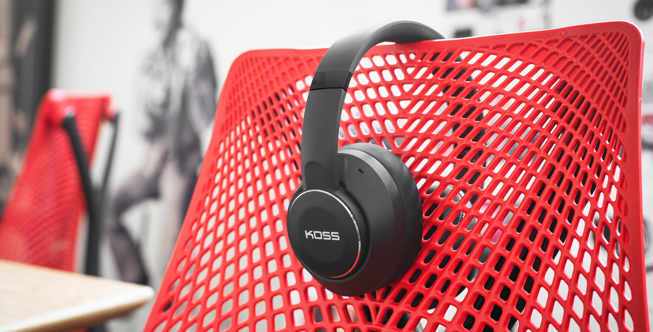 Supreme / Koss Porta Pro Koss Stereophones