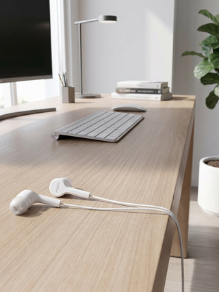 Koss KEB9i on a desk