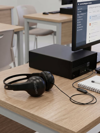 UR10i-C plugged into a computer